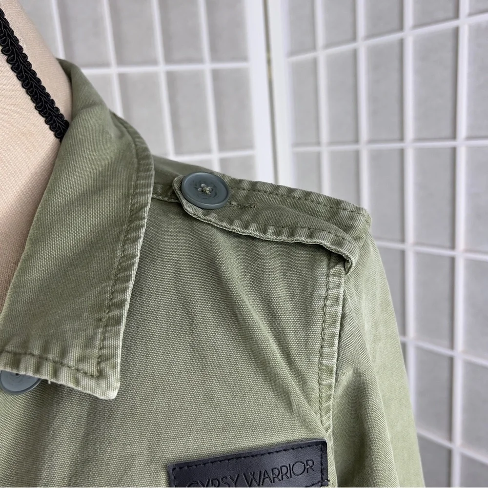 GYPSY WARRIOR Olive Green Utility Jacket – Heart & Daggers Graphic - Size Small